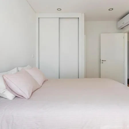 Cosy 1-bedroom Flat With Free Parking On Premises Apartment